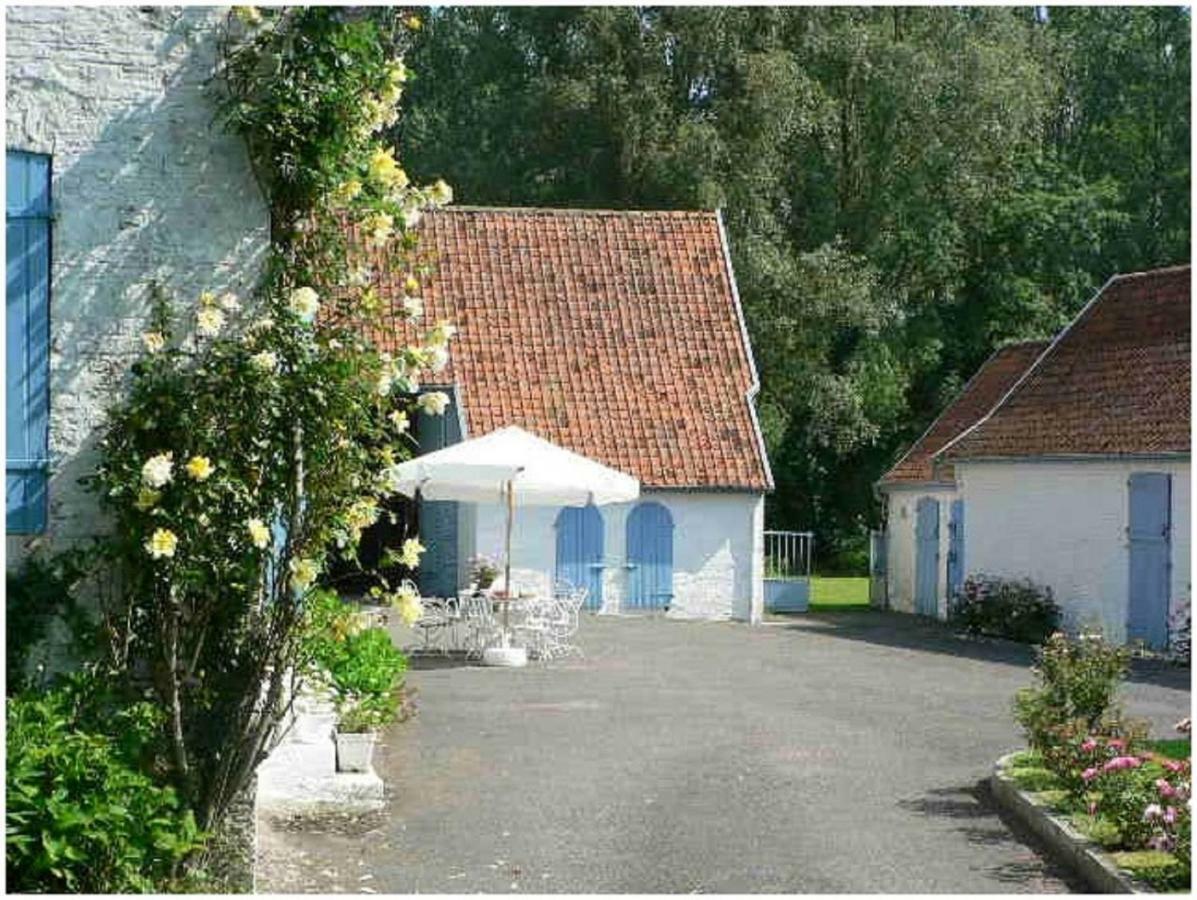 Bed and Breakfast Les Roulottes Des Songes De L'Authie Boufflers Exterior foto